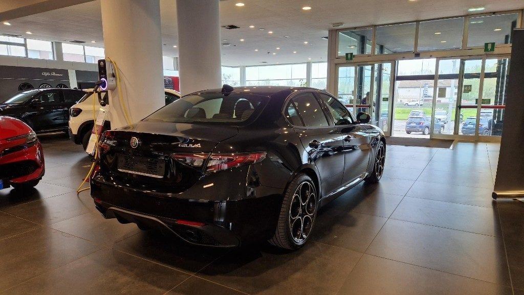 Alfa Romeo Giulia 2.2 Turbodiesel 160 CV AT8 Sprint + Cerchi 19' - foto 3
