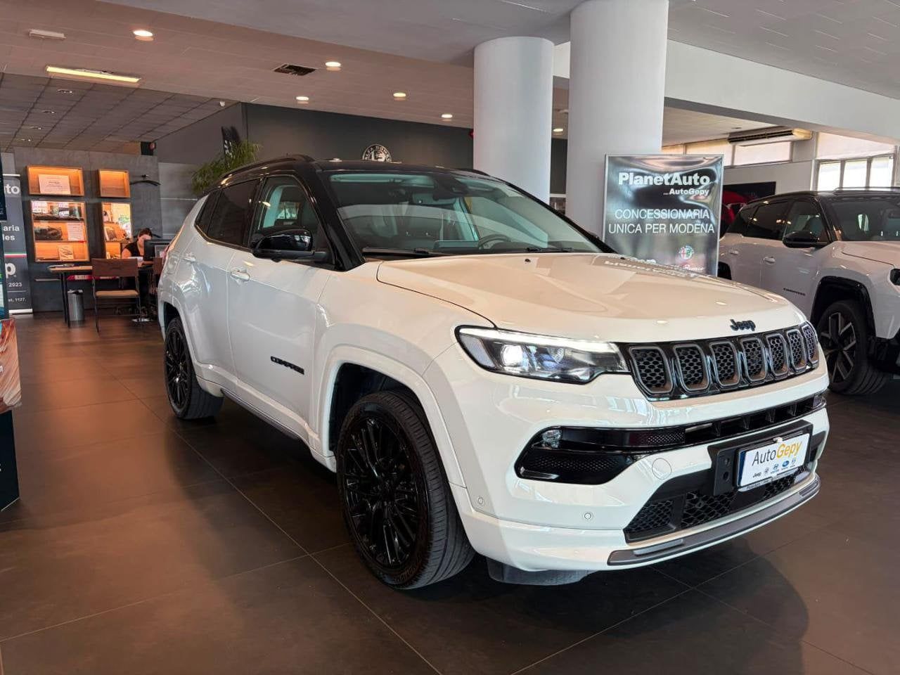 Jeep Compass 1.3 Turbo T4 240 CV PHEV AT6 4xe S - foto 3